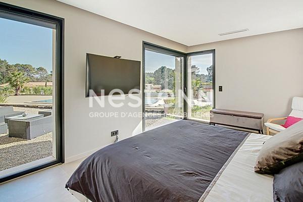 LORGUES - Villa contemporaine d exception avec prestations haut de gamme