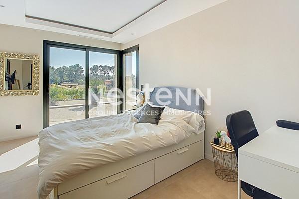 LORGUES - Villa contemporaine d exception avec prestations haut de gamme