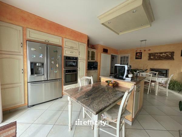 Maison 8 pièces - 252 m²