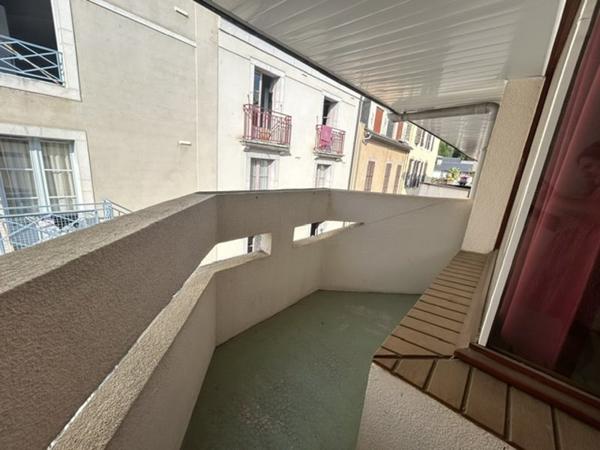 Appartement à louer 690 € CC BAGNERES DE BIGORRE 4 p 73 m² DPE D