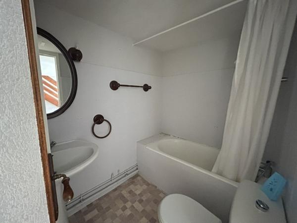 Appartement à louer 690 € CC BAGNERES DE BIGORRE 4 p 73 m² DPE D