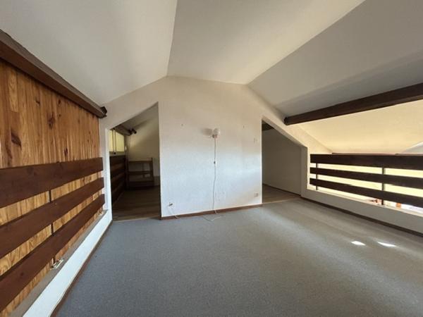 Appartement à louer 690 € CC BAGNERES DE BIGORRE 4 p 73 m² DPE D