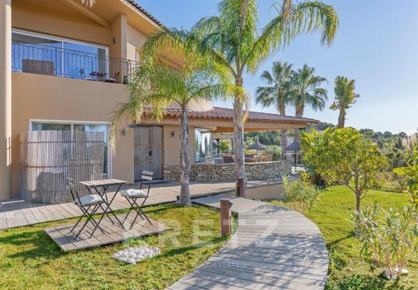 Port d’Alon – Villa d’architecte, 7 suites, vue mer