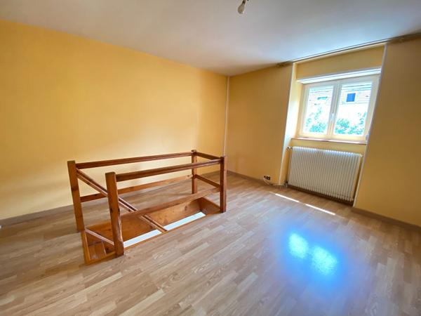 Maison à vendre à Brunstatt - 5 pièces, au calme - terrasse et jardinet - cave