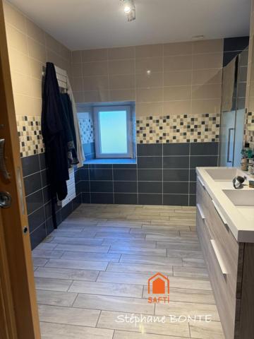 Ferme rénovée : développement projet touristique.