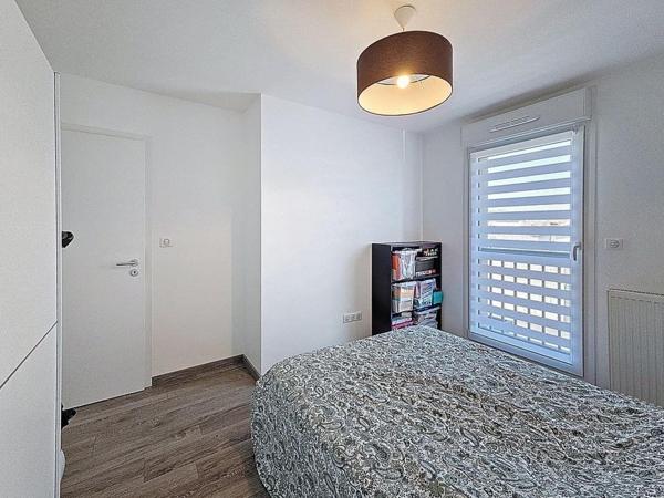 Maison de 2019 avec extérieur dans résidence privée