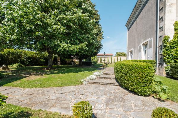 Elégante demeure bourgeoise aux sublimes prestations et son parc arboré