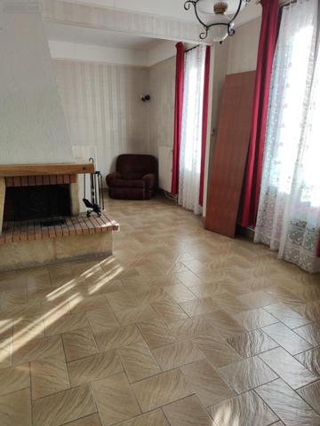 Maison individuelle à vendre à Magenta dans la Marne (51530), ref : M1   
église