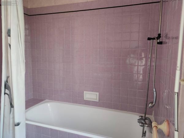 Maison individuelle à vendre à Magenta dans la Marne (51530), ref : M1   
église