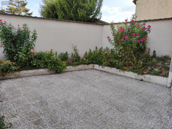 Maison individuelle à vendre à Magenta dans la Marne (51530), ref : M1   
église