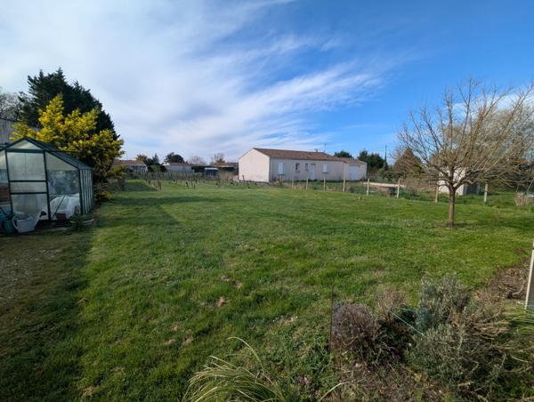 Charmante maison de plain-pied avec grand terrain et vigne Saint-Sever-de-Saintonge (17800)