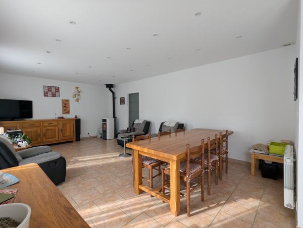 Charmante maison de plain-pied avec grand terrain et vigne Saint-Sever-de-Saintonge (17800)