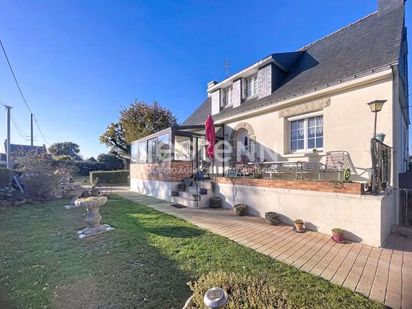 A vendre maison Noyal-Muzillac, maison sur sous-sol complet + dépendances sur 1555 m² terrain