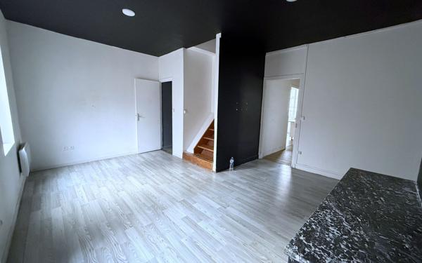 Appartement à louer    3 pièces •  La Fère