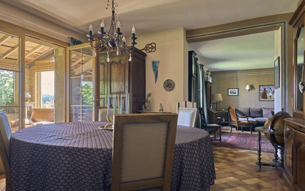 Maison à vendre    5 pièces • 162,80 m2 Forcalquier