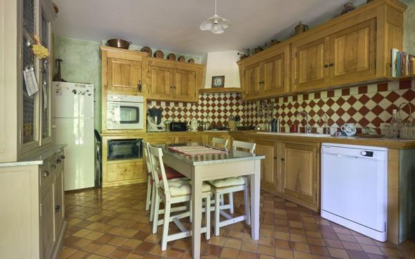 Maison à vendre    5 pièces • 162,80 m2 Forcalquier
