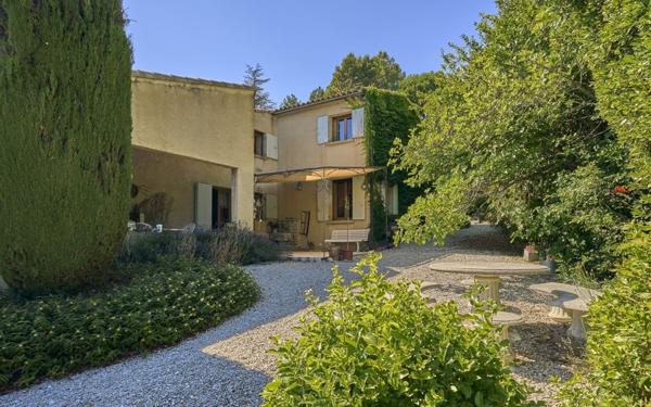 Maison à vendre    5 pièces • 162,80 m2 Forcalquier