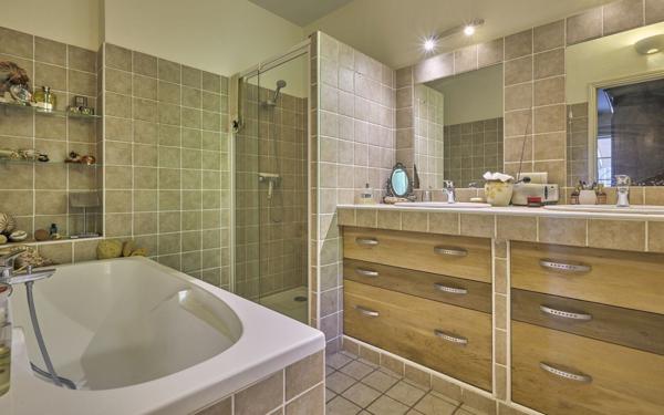 Maison à vendre    5 pièces • 162,80 m2 Forcalquier