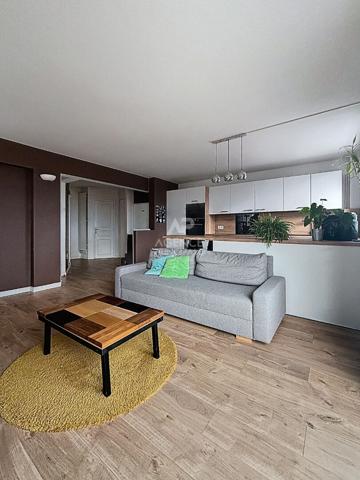 Appartement 4 pièce(s) €399 000 ** - Référence 162048