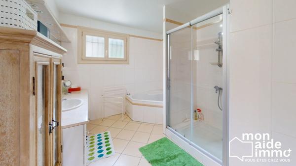 Belle maison T5 de 140m² avec garage attenant, au calme sur 790m² de terrain