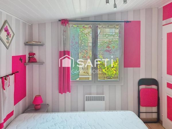 BAISSE DE PRIX - maison de plain pied avec 2 gîtes et piscine