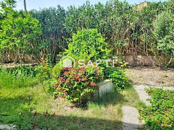 BAISSE DE PRIX - maison de plain pied avec 2 gîtes et piscine