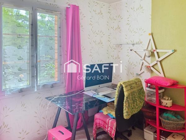 BAISSE DE PRIX - maison de plain pied avec 2 gîtes et piscine