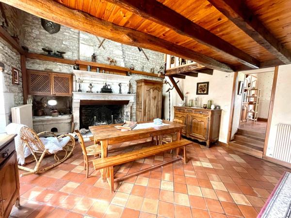 Maison à vendre    4 pièces •  Cherveux