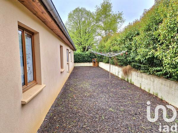 Maison traditionnelle 4 pièces de 125 m² à Chabanais (16150)