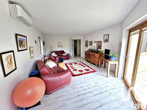 Maison traditionnelle 4 pièces de 125 m² à Chabanais (16150)