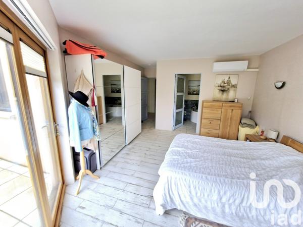 Maison traditionnelle 4 pièces de 125 m² à Chabanais (16150)