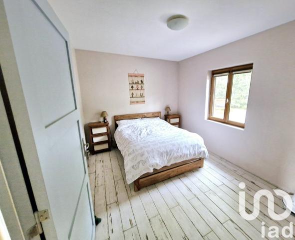 Maison traditionnelle 4 pièces de 125 m² à Chabanais (16150)