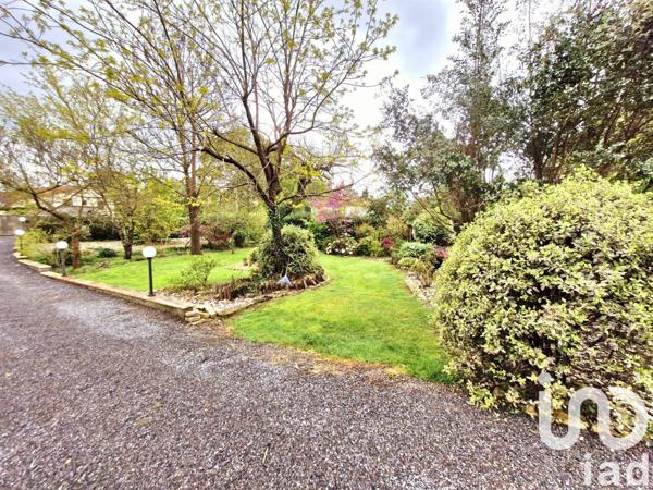 Maison traditionnelle 4 pièces de 125 m² à Chabanais (16150)