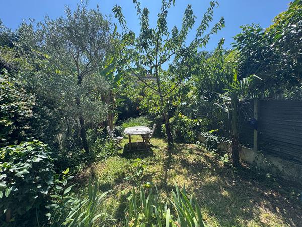 33100 BORDEAUX BASTIDE - Maison Bourgeoise en pierre 7 pièces de 139.12m2 avec jardin à vendre