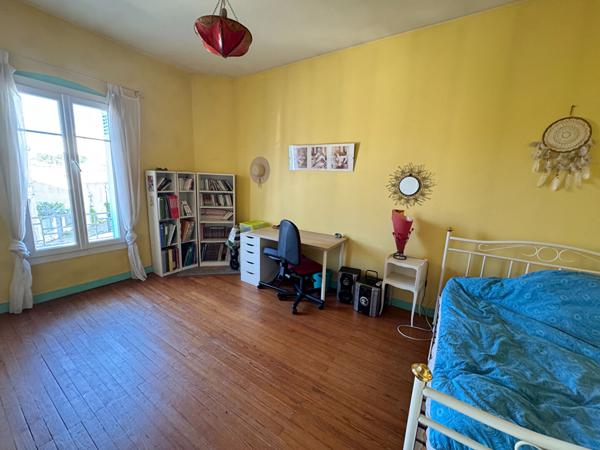 33100 BORDEAUX BASTIDE - Maison Bourgeoise en pierre 7 pièces de 139.12m2 avec jardin à vendre