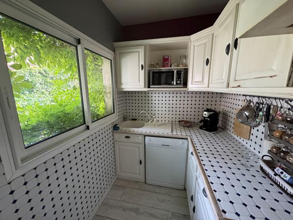 33100 BORDEAUX BASTIDE - Maison Bourgeoise en pierre 7 pièces de 139.12m2 avec jardin à vendre