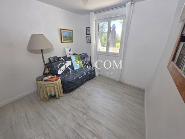 Villa
                                                                                                                                                                                                                                                                                                                        4 pièce(s)                                                                                                                                                                                                          3 chambre(s)                                                                                                                                                                                                          94  m²