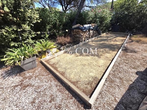 Villa
                                                                                                                                                                                                                                                                                                                        4 pièce(s)                                                                                                                                                                                                          3 chambre(s)                                                                                                                                                                                                          94  m²
