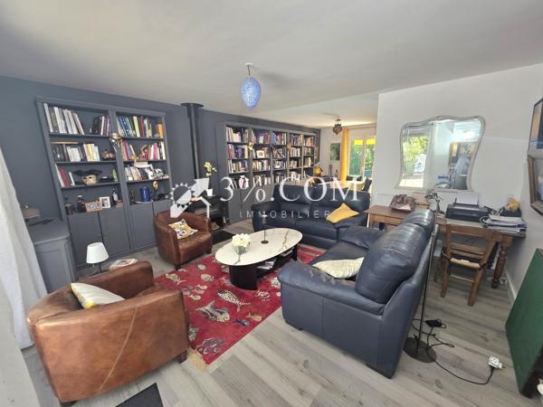 Villa
                                                                                                                                                                                                                                                                                                                        4 pièce(s)                                                                                                                                                                                                          3 chambre(s)                                                                                                                                                                                                          94  m²