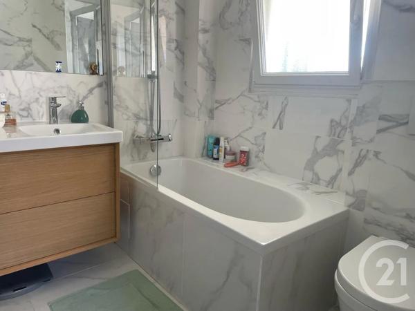 Maison à vendre  5 pièces - 103,63 m 2   ST MAUR DES FOSSES  - 94