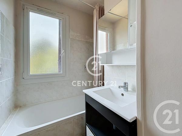 Appartement F3 à vendre  3 pièces - 51,60 m 2   EPINAY SUR SEINE  - 93