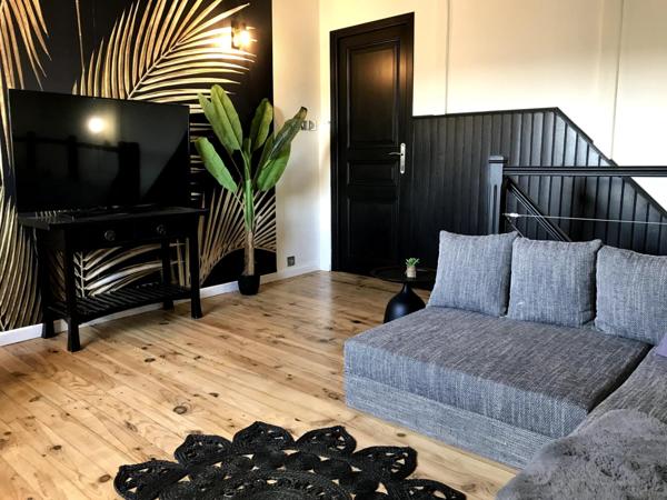 MAISON DUPLEX T6  / 4 CHAMBRES / JARDIN ET DOUBLE STATIONNEMENT