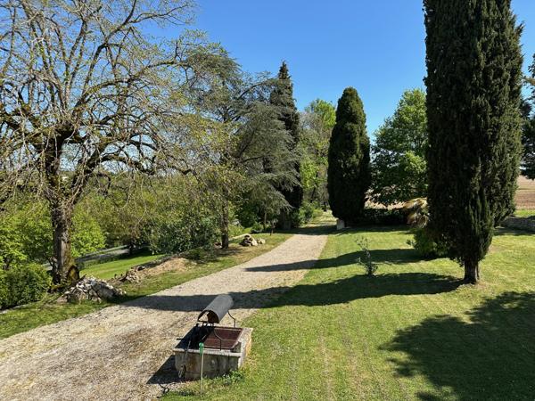 Lectoure (32700) Domaine avec maison en pierres et annexes près de Lectoure