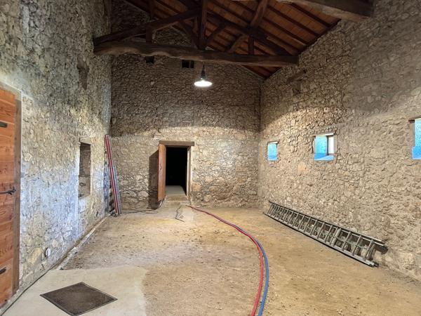 Lectoure (32700) Domaine avec maison en pierres et annexes près de Lectoure