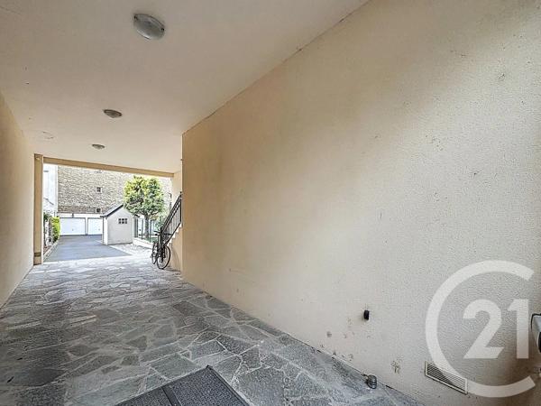 Immeuble à vendre  182 m 2   CHOISY LE ROI  - 94