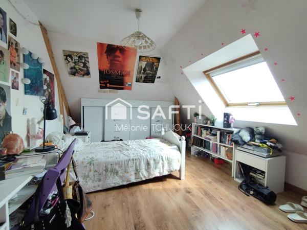 Maison de Ville avec 5 chambres sur sous sol total
