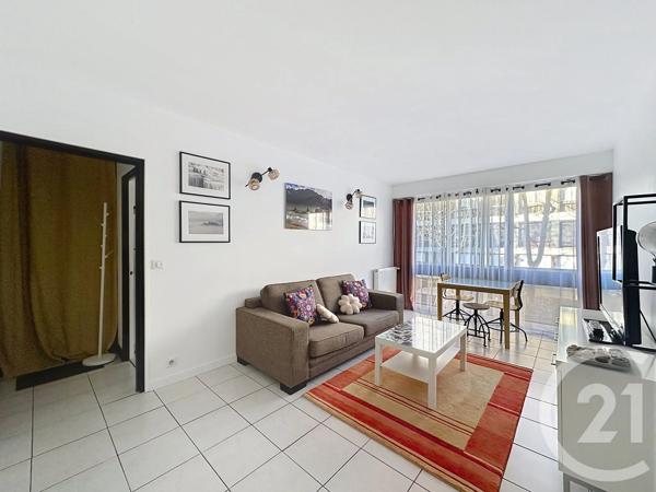 Appartement F3 à vendre  3 pièces - 64,36 m 2   CHOISY LE ROI  - 94