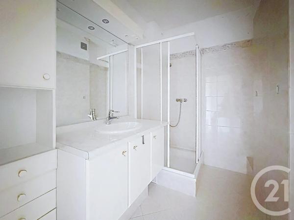 Appartement F3 à vendre  3 pièces - 64,36 m 2   CHOISY LE ROI  - 94