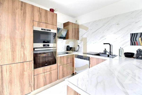 Appartement F4 à vendre  4 pièces - 83,37 m 2   BOBIGNY  - 93