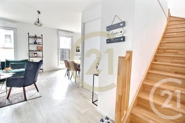 Appartement F4 à vendre  4 pièces - 83,37 m 2   BOBIGNY  - 93
